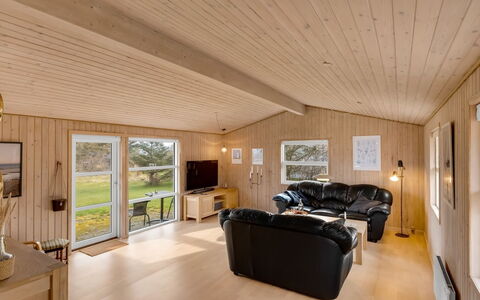 Ruse - 600M from the Sea: Bois, Plafond, Design Intérieur, Sol, Sol, Pièce, Parquet, Domicile, Salon, Dur
