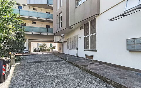 Gigi: Appartement, Design Urbain, Composite, Condominium, Béton, Passerelle, Cour, Allée, Balcon, Daylighting