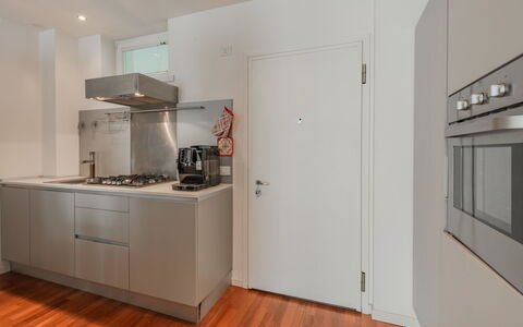 Caminito: Appareil De Cuisine, Cuisine, Sol, Principaux Appliance, Design Intérieur, Mur, Comptoir, Bois, Cabinetry, Sol