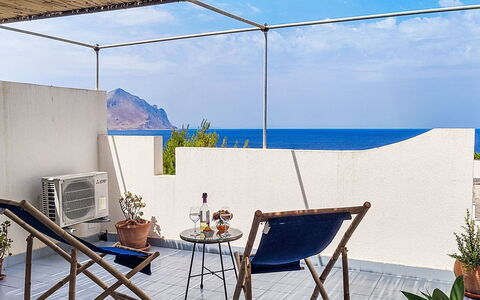 Cala Isulidda: Meubles, Chaise, Mobilier De Jardin, Mer, Ombre, Océan, Balcon, Tableau De Plein Air, Table Basse, Côte