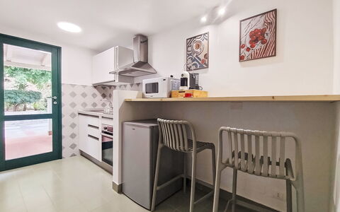 Cala Isulidda: Cuisine, Appareil De Cuisine, Design Intérieur, Principaux Appliance, Sol, Meubles, Bois, Comptoir, Sol, Plafond
