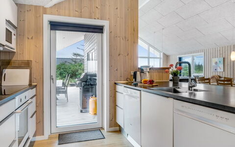 Arsi - 350M from the Sea: Bois, Cuisine, Sol, Domicile, Comptoir, Sol, Principaux Appliance, Parquet, Plafond, Dur