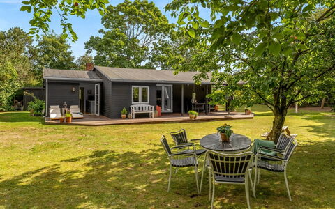 Elenora - 300M from the Sea: Herbe, Arbuste, Domicile, Maison, Chalet, Lot Terre, Jardin, Ferme, Couverture De Sol