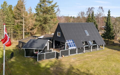 Ilsebeth - from the Sea: Énergie Solaire, Énergie Solaire, Toit, Chalet, Ombre, Pelouse, Cour, Siding