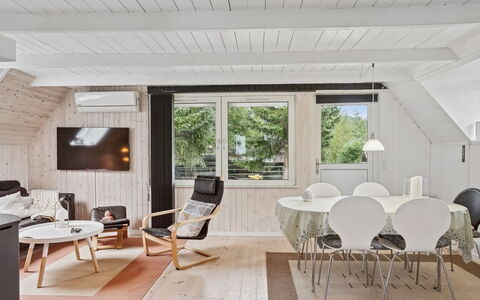 Ilsebeth - from the Sea: Sol, Design Intérieur, Bois, Plafond, Sol, Parquet, Meubles, Luminaire, Domicile, Salon