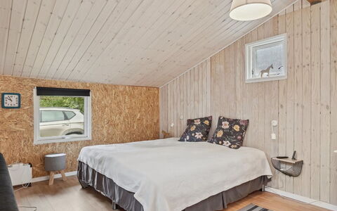 Ilsebeth - from the Sea: Bois, Design Intérieur, Sol, Plafond, Chambre, Sol, Meubles, Domicile, Pièce, Luminaire