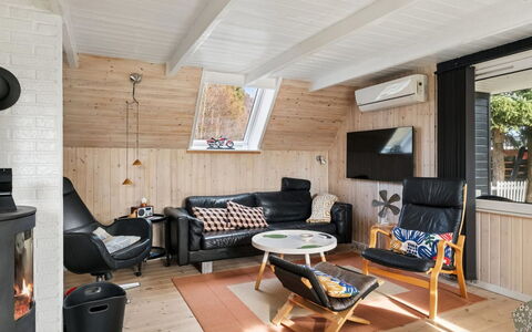 Ilsebeth - from the Sea: Bois, Meubles, Design Intérieur, Sol, Salon, Plafond, Domicile, Pièce, Sol, Canapé