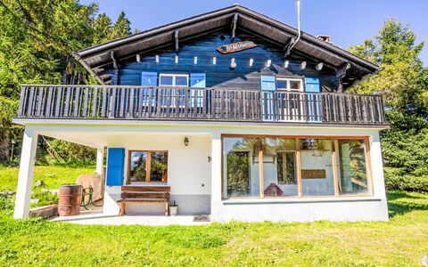 Les Marmottes: Bâtiment, Maison, Domicile, Chalet, Porche, Toit, Porte, Biens, Ferme, Balcon