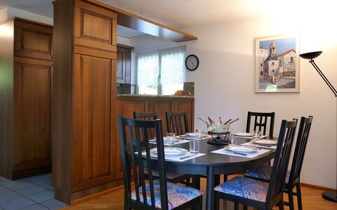 Casa Alenzino: Meubles, Design Intérieur, Bois, Sol, Table Cuisine Et Salle A Manger, Table, Plafond, Salle À Manger, Chaise, Sol