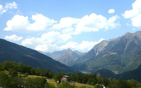 Casa Alenzino: Montagne, Ciel, Montagnes Relief, La Nature, Colline, Herbe, Chaîne De Montagnes, Nuage, Paysage Naturel, Végétation