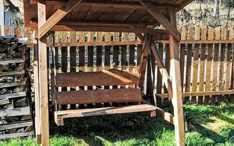 Velke Karlovice 300: Bois, Dur, Tache De Bois, Planche, Arrière-Cour, Structure En Plein Air, Jardin, Lumber, Clôture, Cour