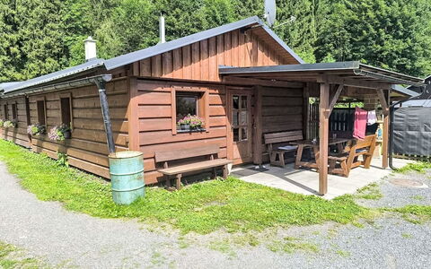 Velke Karlovice 300: Bois, Chalet, Toit, Zone Rurale, Cabane En Rondins, Batiments Jardin, Cabanon, Siding, Cour, Dur