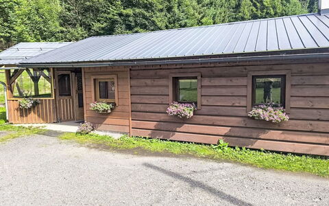 Velke Karlovice 300: Bois, Toit, Chalet, Maison, Domicile, Siding, Zone Rurale, Porte, Cabanon, Batiments Jardin