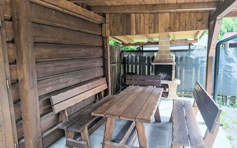 Velke Karlovice 300: Bois, Dur, Planche, Tache De Bois, Tableau De Plein Air, Structure En Plein Air, Lumber, Ombre, Mobilier De Jardin, Arrière-Cour