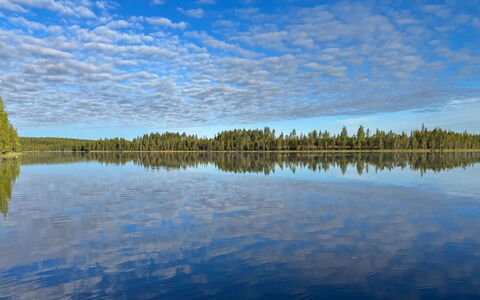 Kivalikkolampi: Ciel, Bleu, Ressources En Eau, L'Eau, Jour, Plan D'Eau, La Nature, Environnement Naturel, Paysage Naturel, Voie Navigable