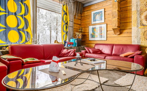 Kivalikkolampi: Meubles, Design Intérieur, Sol, Canapé, Bois, Sol, Salon, Plafond, Éclairage, Pièce