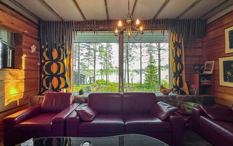 Kivalikkolampi: Meubles, Design Intérieur, Bois, Plafond, Sol, Canapé, Sol, Pièce, Éclairage, Salon