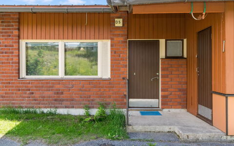Heinävesi Homes D5: Porte, Zone Résidentielle, Domicile, Siding, Allée, Tache De Bois, Cour, Brique, Accueil Porte