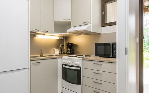 Heinävesi Homes D5: Appareil De Cuisine, Cuisine, Comptoir, Meubles, Principaux Appliance, Design Intérieur, Cabinetry, Mur, Sol, Bois