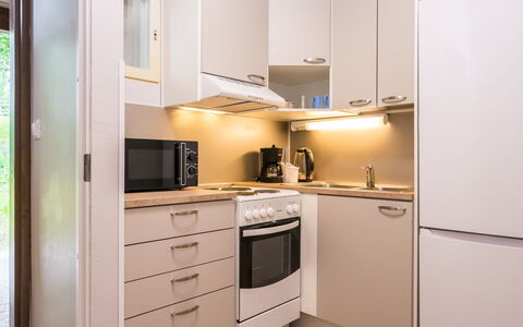 Heinävesi Homes D8: Appareil De Cuisine, Cuisine, Principaux Appliance, Design Intérieur, Comptoir, Meubles, Cabinetry, Bois, Sol, Pièce