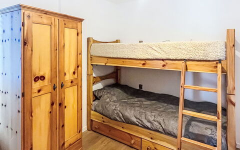 Bluhome: Meubles, Lit Superposé, Bois, Lit, Chambre, Sol, Sol, Design Intérieur, Pièce, Literie