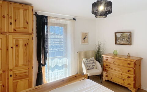 Bluhome: Meubles, Design Intérieur, Lit, Chambre, Bois, Pièce, Tiroir, Sol, Textile, Sol