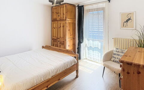 Bluhome: Meubles, Lit, Chambre, Design Intérieur, Bois, Sol, Literie, Sol, Drap De Lit, Pièce