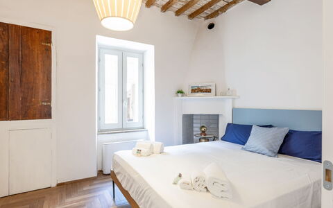 Suite Sinfonia Blu: Mur, Bois, Chambre, Design Intérieur, Meubles, Sol, Sol, Lit, Domicile, Drap De Lit