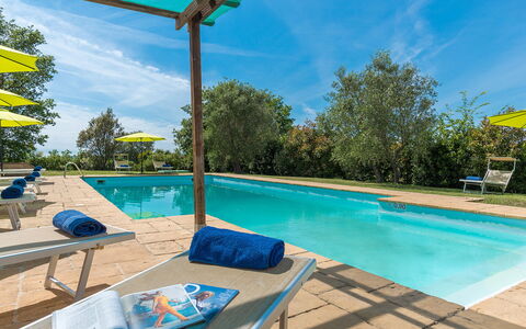 Podere Calcheto 14: Bleu, Piscine, Recours, Mobilier De Jardin, Balancelle, Jardin, Eco Hôtel, Biens, Aménagement Paysager, Ombre