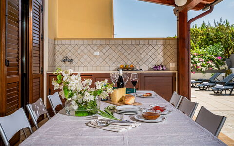 Villa delle Sirene 6: Meubles, Design Intérieur, Bois, Table, Chaise, Table Cuisine Et Salle A Manger, Sol, Sol, Domicile, Salle À Manger