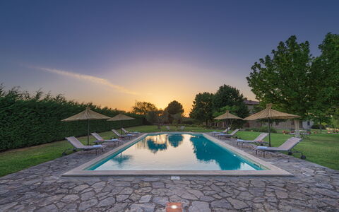 Villa Augusto 10: Piscine, Recours, Mobilier De Jardin, Jardin, Aménagement Paysager, Eco Hôtel, Caractéristique De L'Eau, Ombre, Biens, Miroir D'Eau