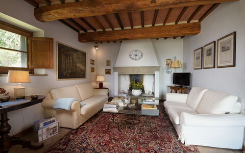 Le Volpaie 6+1: Meubles, Mur, Design Intérieur, Sol, Canapé, Salon, Domicile, Cadre, Maison, Table