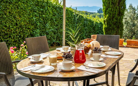 Frantusa 6+2: Meubles, Table, Vaisselle, Mobilier De Jardin, Chaise, Tableau De Plein Air, Table Cuisine Et Salle A Manger, Aliments, Serveware, Drinkware