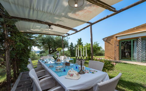 Il Podere di Fi 8: Meubles, Chaise, Table, Table Cuisine Et Salle A Manger, Mobilier De Jardin, Ombre, Tableau De Plein Air, Jardin, Arrière-Cour, Structure En Plein Air