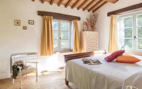 La Villetta di Dante 6: Meubles, Lit, Design Intérieur, Chambre, Mur, Sol, Sol, Bois, Pièce, Literie