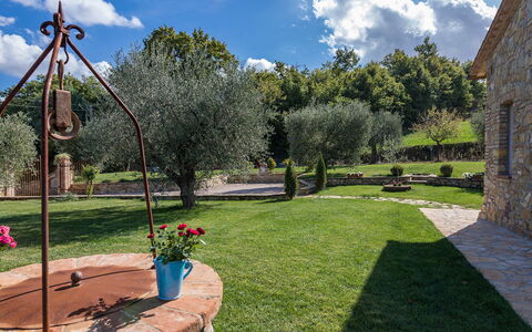 La Villetta di Dante 6: Jardin, Arbuste, Arrière-Cour, Aménagement Paysager, Pelouse, Cour, Ombre, Brique, Dalle, Hacienda