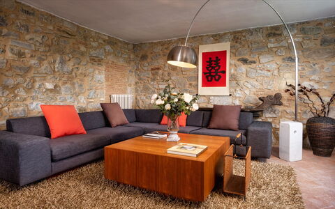 Cinque Cipressi 8: Meubles, Canapé, Design Intérieur, Sol, Mur, Salon, Bois, Sol, Table, Domicile