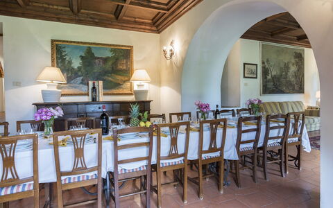 Villa Palazzaccio 26: Meubles, Table, Chaise, Plante D'Appartement, Pot De Fleur, Table Cuisine Et Salle A Manger, Salle À Manger, Villa, Cadre, Hôtel