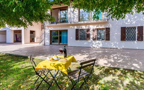 Cascina la Valle 10+2: Zone Résidentielle, Domicile, Ombre, Jardin, Cour, Biens, Aménagement Paysager, Allée, Villa, Cour