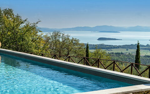 Antiche Pietre 10: Bleu, L'Eau, Piscine, Chaîne De Montagnes, Eco Hôtel, Recours, Ombre, Crête, Réservoir, Tropiques