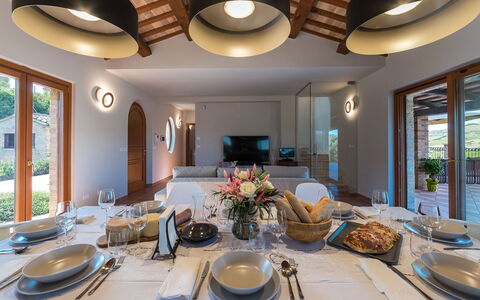 Borgo da Monte 8: Domicile, Design Intérieur, Meubles, Table Cuisine Et Salle A Manger, Chaise, Plafond, Salle À Manger, Luminaire, Biens, Ferme