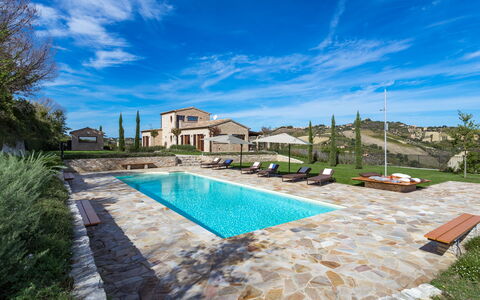 Borgo da Monte 8: Bleu, Biens, Aménagement Paysager, Ferme, Villa, Piscine