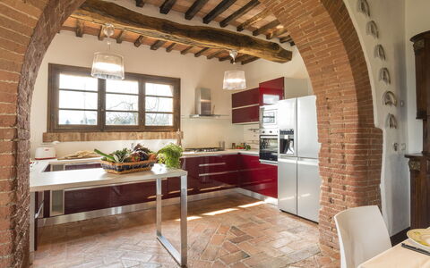 Bossoncina 8+1: Meubles, Design Intérieur, Sol, Mur, Cuisine, Bois, Plafond, Sol, Chaise, Pièce
