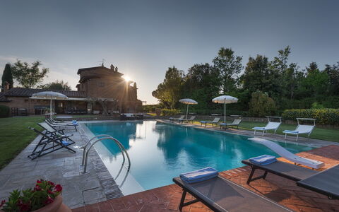 Casale dei Girasoli 14: Piscine, Biens, Hacienda, Manoir, Recours, Villa, Hôtel, Ville Resort, Eco Hôtel