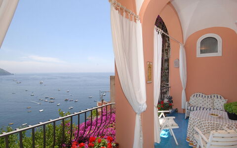 Casa Maria 6+2: Pot De Fleur, Balcon, Plante D'Appartement, Chaise, Art Floral, Floristique, Vase