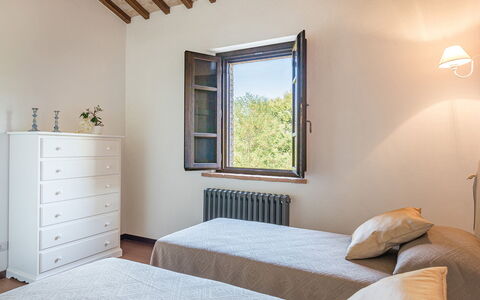 Podere di Salci 10: Lit, Chambre, Design Intérieur, Bois, Literie, Drap De Lit, Meubles, Pièce, Sol, Cadre De Lit