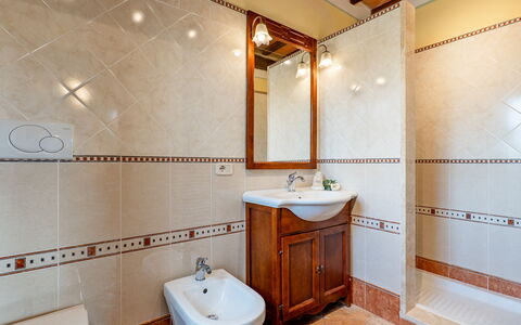 Le Macine 6: Sol, Luminaire Plomberie, Sol, Design Intérieur, Salle De Bains, Lavabo, Évier, Robinet, Plomberie, Tuile
