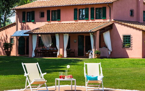 Villa Elisa 16: Domicile, Jardin, Biens, Ferme, Pelouse, Chalet, Mobilier De Jardin, Ombre, Cour, Porche