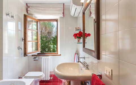 L'Alcova 8+2: Design Intérieur, Luminaire Plomberie, Sol, Lavabo, Salle De Bains, Sol, Domicile, Robinet, Évier, Pièce