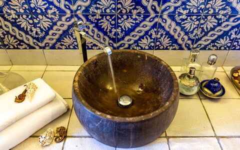 Villa Alba 12: Luminaire Plomberie, Salle De Bains, Plomberie, Robinet, Lavabo, Évier, Tuile, Céramique, Porcelaine, Life Photographie